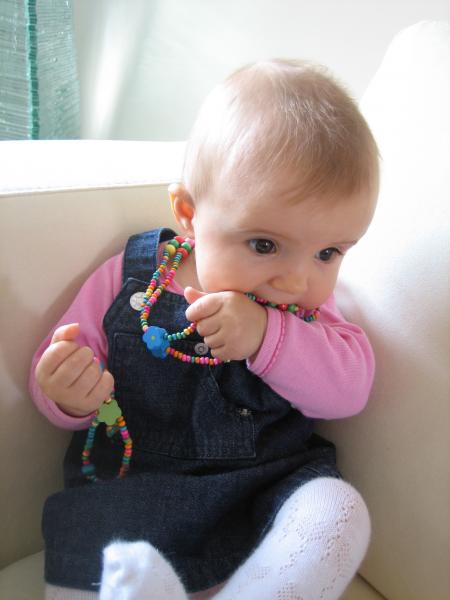 Collier de perles color�es