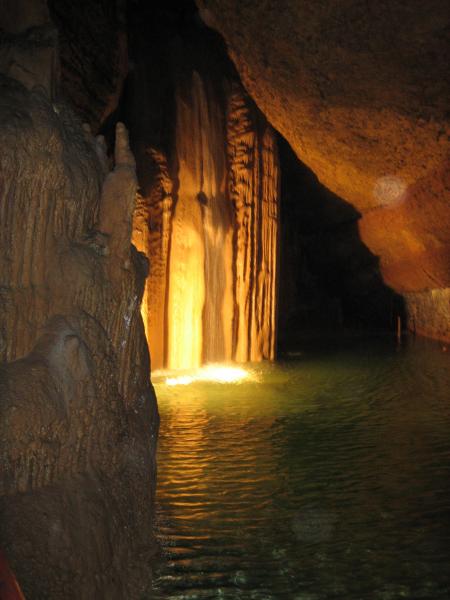 LA GROTTE